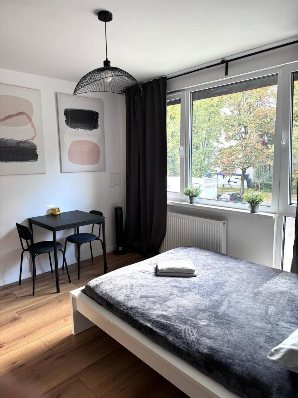 Quiet Apartment Near The Park, Metro, Centre, Wi-Fi - By Hik Apartments วอร์ซอ ภายนอก รูปภาพ
